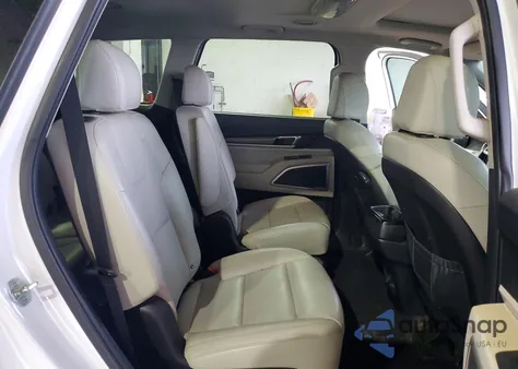 2022 Kia Telluride S z USA, uszkodzony, nr VIN 5XYP6DHC8NG210818